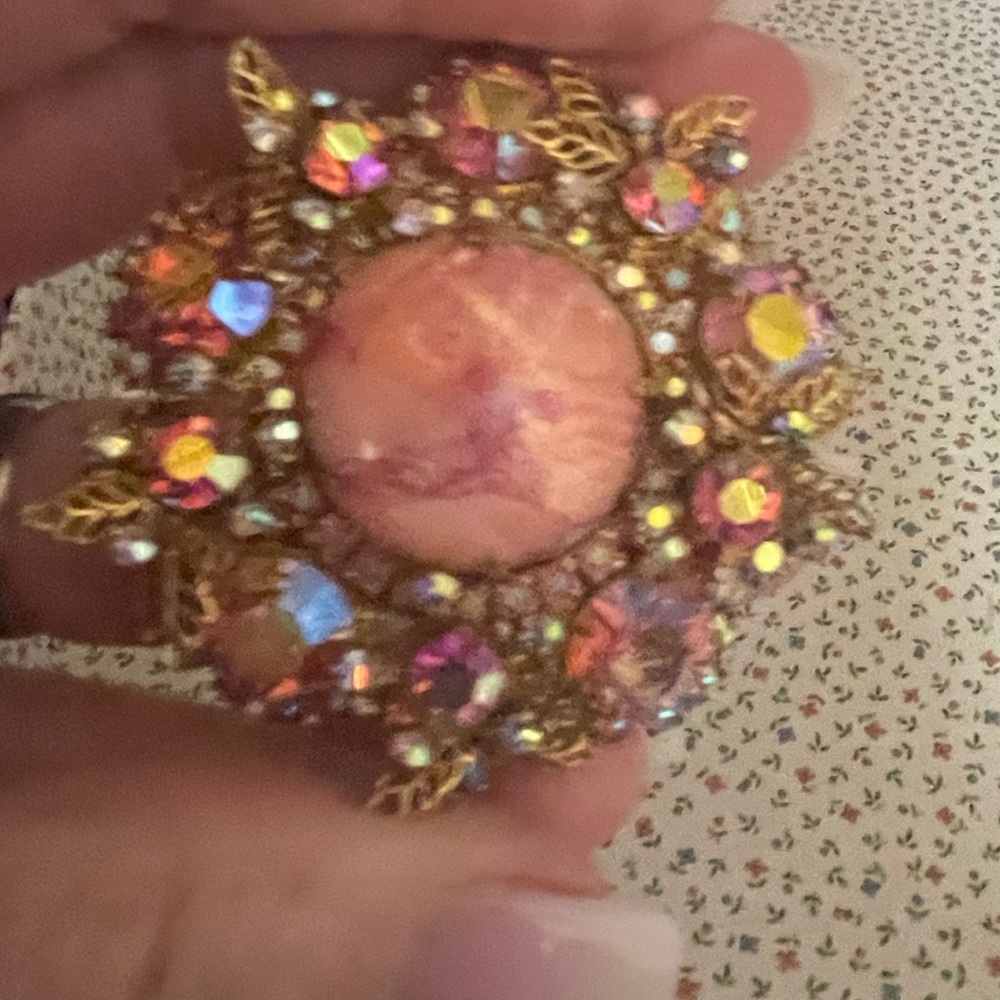 Vintage Juliana Large Pink Marbled Cabochon Aurora Borealis Crystal Brooch - Picture 8 of 9